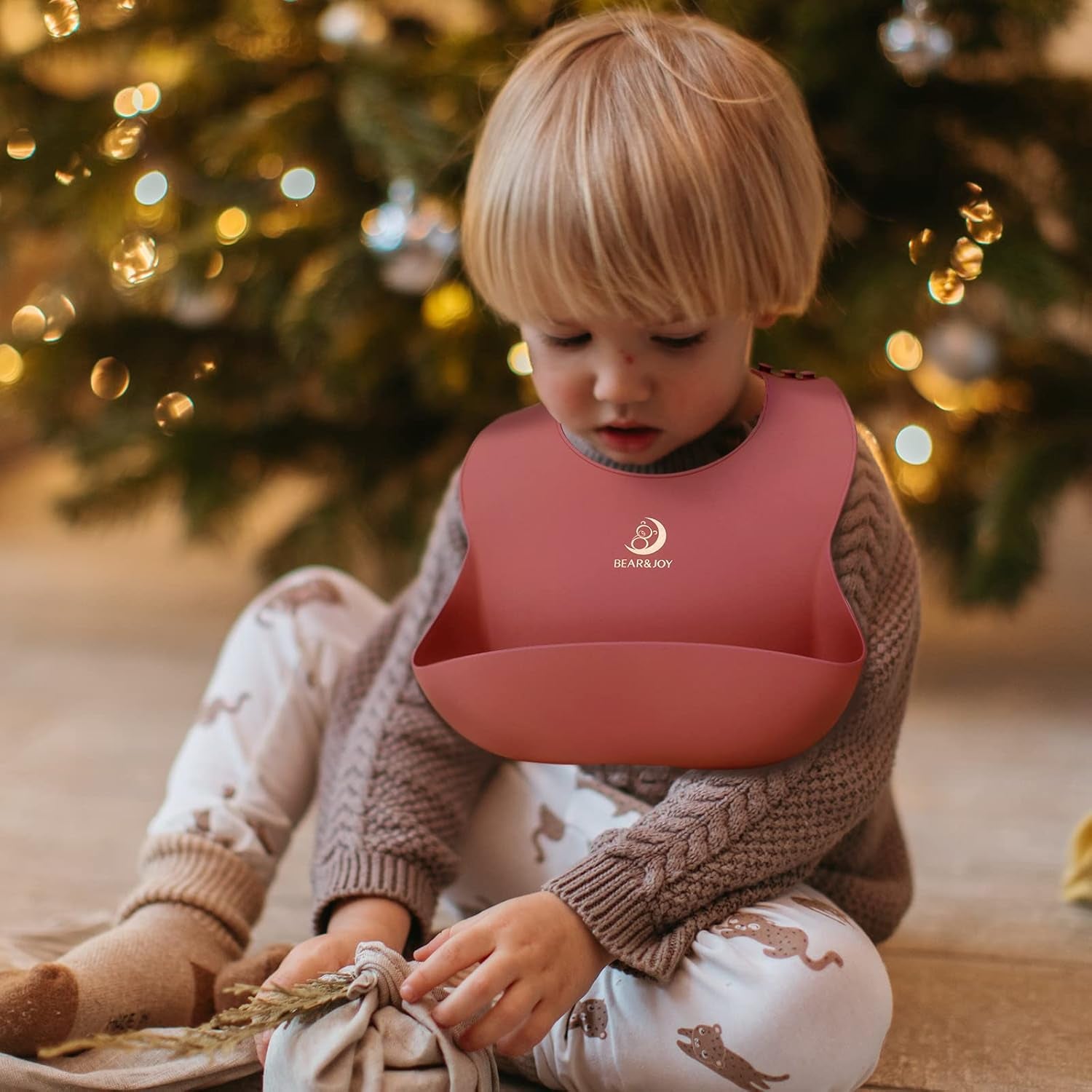 Silicone Bibs for Babies, Soft Adjustable Fit Waterproof Bibs, Feeding Bibs with Food Catcher Pockets for Girls Boys